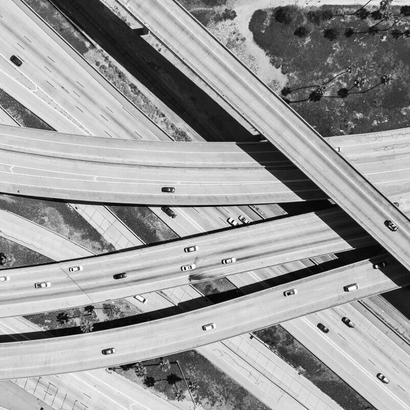 Prozesse und Regeln -quadrat- Anblick von mehreren übereinander liegenden Straßenzügen